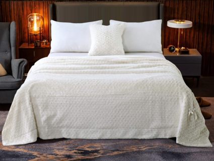 Покрывало Софи де Марко Аврил (молоко)