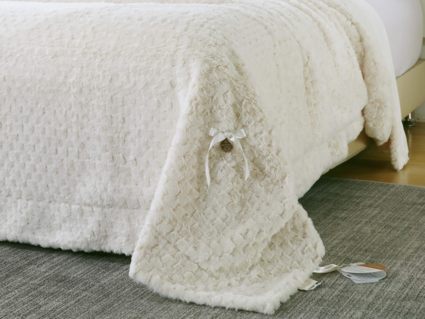 Покрывало Софи де Марко Аврил (молоко)